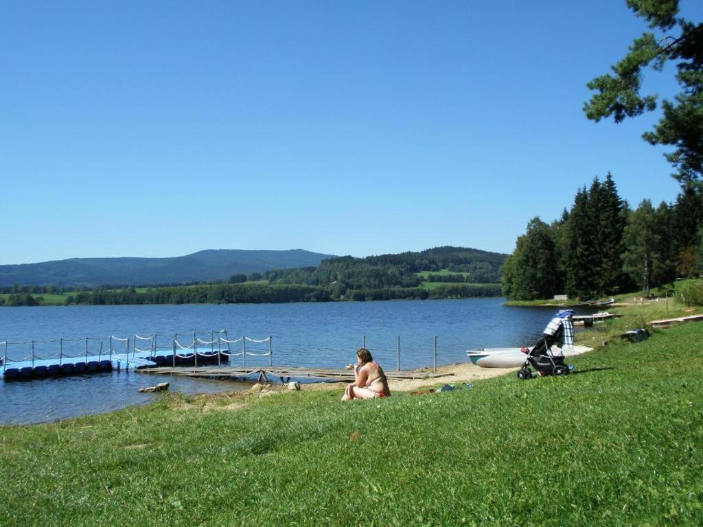 Hotel Na Jezere Horní Planá Buitenkant foto